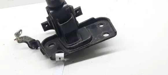 Toyota RAV 4 (XA30) Engine mount bracket