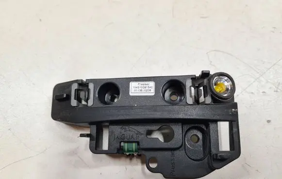 Passenger airbag on/off switch