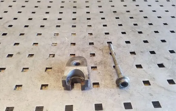 Audi A6 C7 Fuel Injector clamp holder 059216J
