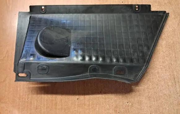 Mercedes-Benz 190 W201 Radiator cooling fan shroud 2015051288