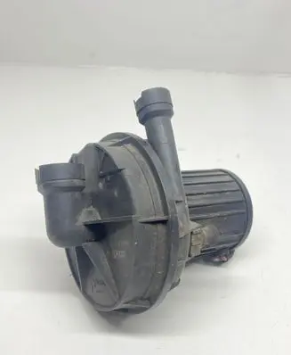 Volkswagen Golf IV Secondary air pump 06A959253B
