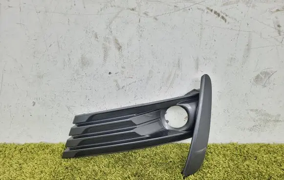 Toyota Corolla E160 E170 Front fog light trim/grill 81481-02630