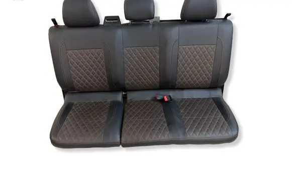 Volkswagen Amarok Rear seat 