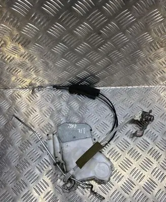 Honda CR-V Front door lock