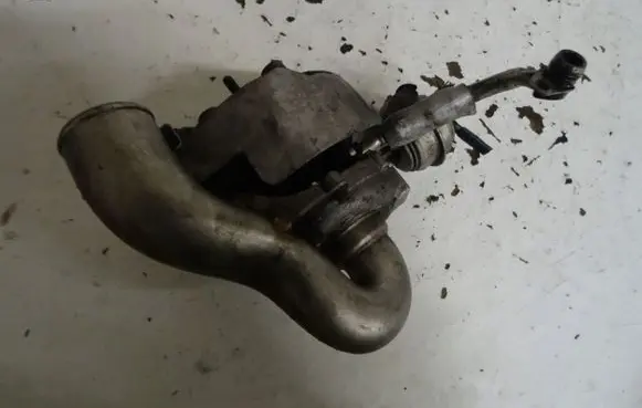 Audi A8 S8 D2 4D Turbo 057145702E