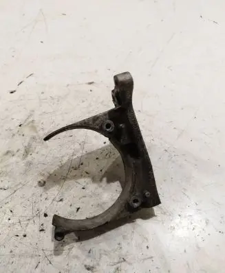 Volvo V50 Engine mounting bracket 9659010680