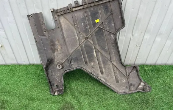 Volkswagen PASSAT B8 Center/middle under tray cover 3Q0825206B