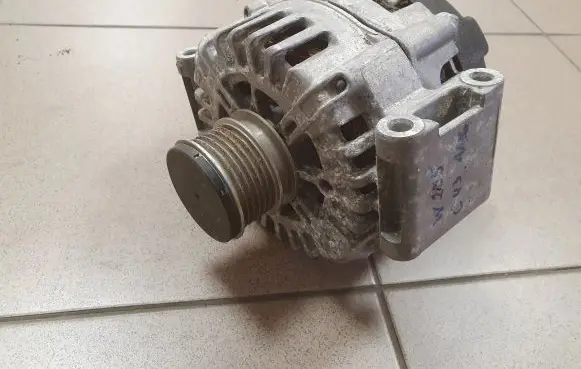 Mercedes-Benz C W205 Generator/alternator A0009068706