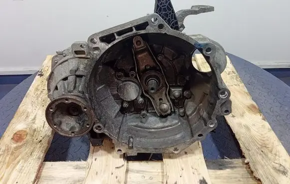 Volkswagen Golf V Manual 6 speed gearbox JCR