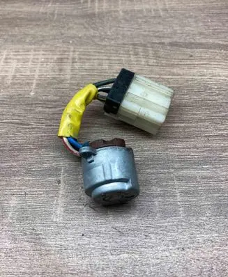 Suzuki Swift I Ignition lock 2624STARTER