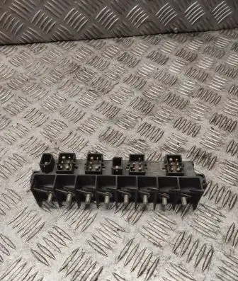 Audi A4 S4 B5 8D Fuse module 4a0941822