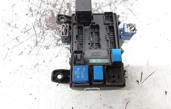 Hyundai Getz Fuse module 911981C210