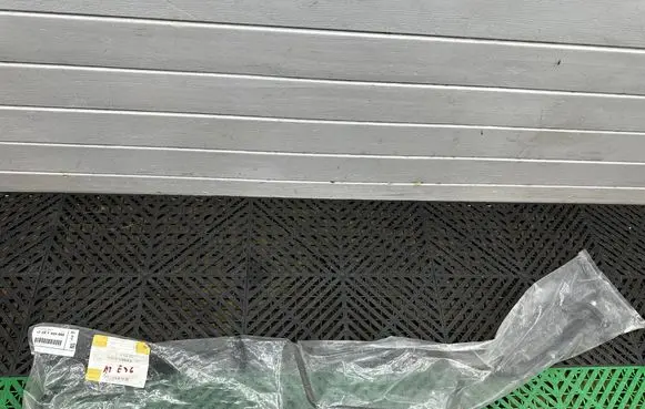 BMW 3 E36 Engine oil radiator 17221433000