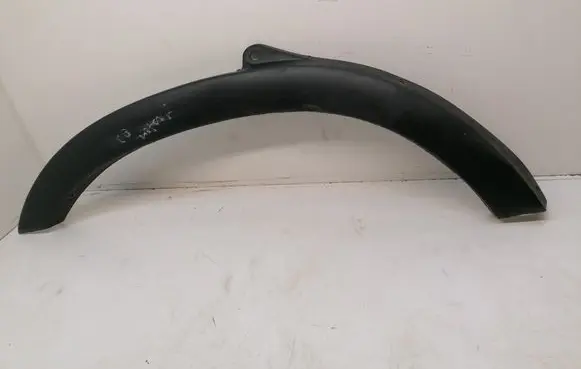Fender trim (molding)
