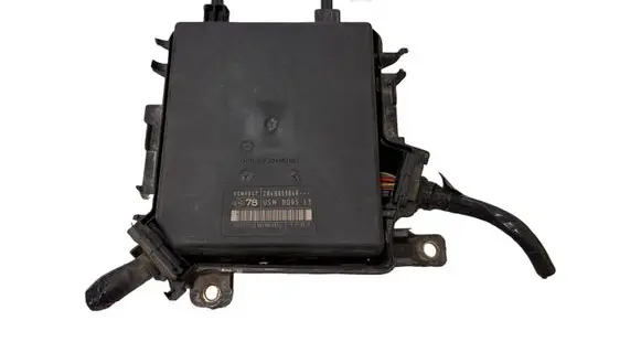 Renault Megane III Fuse module 284B65904R 519225700 9659053074