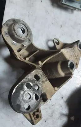 Audi A4 S4 B6 8E 8H Engine mounting bracket 8E0199351C