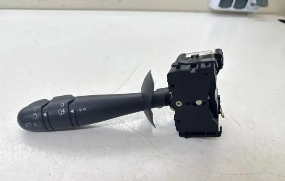 Opel Vivaro Indicator stalk 91166328E 8200009620