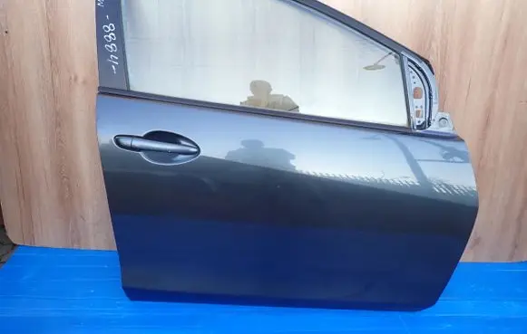 Mazda 2 Rear door