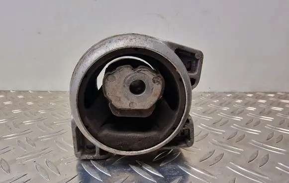 Mercedes-Benz A W169 Engine mount bracket A1692400618