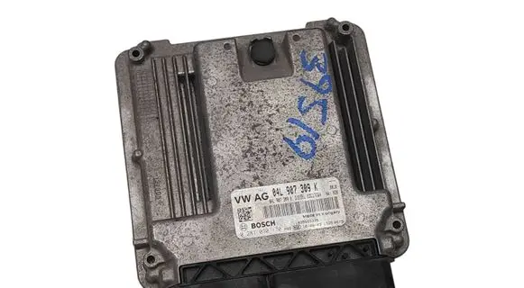 Volkswagen Jetta VI Engine control unit/module 04L907309K 0281030170
