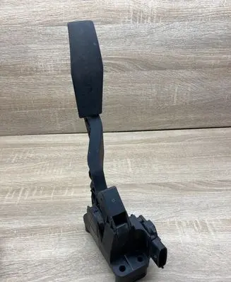 Opel Zafira A Accelerator throttle pedal 90581208 0281002298