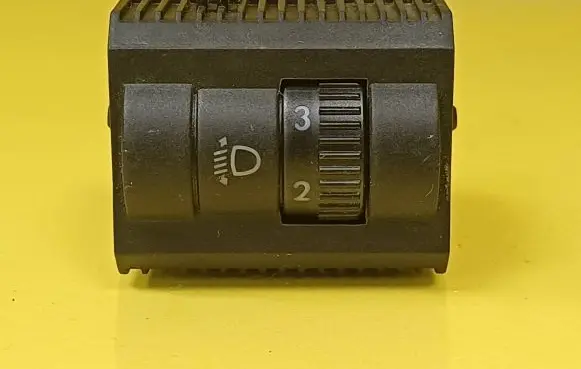 Volkswagen Polo IV 9N3 Headlight level height control switch 600941333B