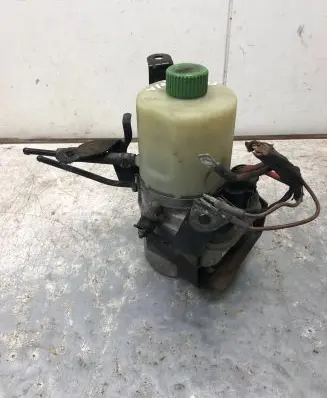 Skoda Fabia Mk2 (5J) Power steering pump 6R0423156C 6Q1423051CM