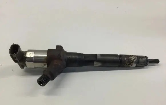 Mazda 6 Fuel injector R2AA13H50