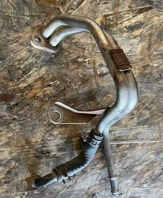 Coolant pipe/hose