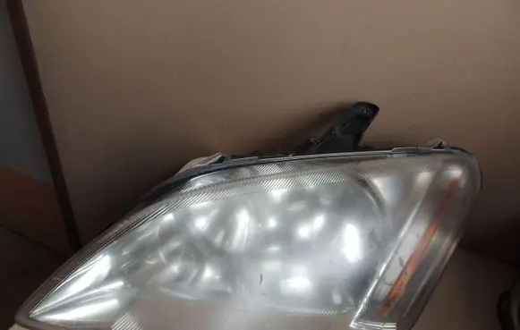 Ford C-MAX I Headlight/headlamp