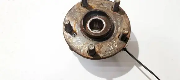 Toyota RAV 4 (XA30) Front wheel hub