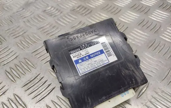 Toyota RAV 4 (XA30) Transfer box differential control unit 8963042010