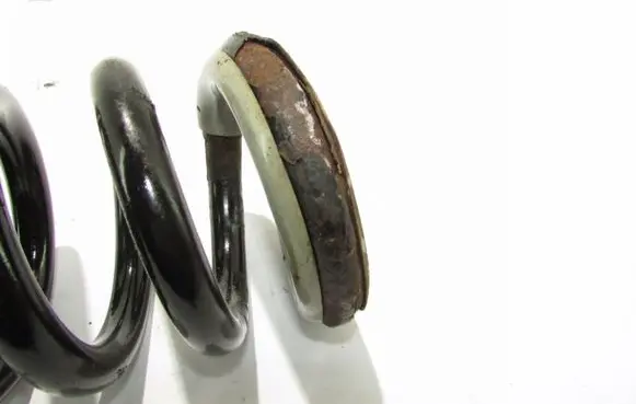 Nissan Navara D40 Front coil spring