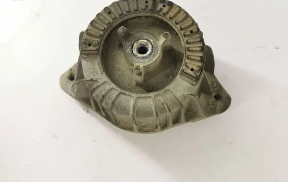 Mercedes-Benz C W204 Engine mount bracket A2042400317