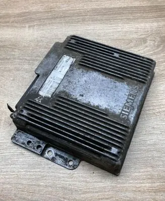 Renault Laguna I Engine control unit/module ECU 7700863478 7700865822 S103717108B