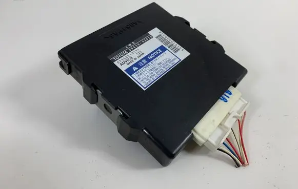 Toyota RAV 4 (XA30) Transfer box differential control unit 8963042010
