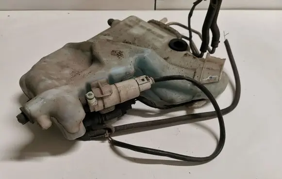 Mercedes-Benz E W211 Windshield washer fluid reservoir/tank 2118600164