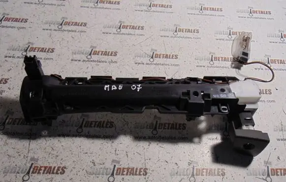 Mercedes-Benz E W211 Glove box handle A2116800284