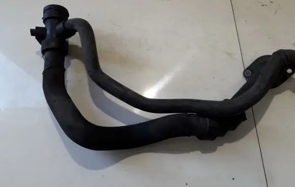 Audi A4 S4 B7 8E 8H Engine coolant pipe/hose 8e0121055n