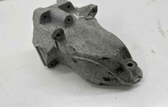 Mercedes-Benz C W205 Engine mounting bracket A6512234204