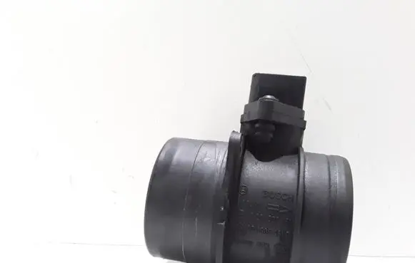 Volkswagen Touareg I Mass air flow meter 074906461B