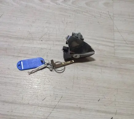 Mercedes-Benz CLA C117 X117 W117 Front door lock (next to the handle) V204