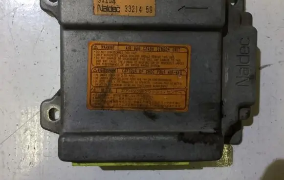 Mazda 323 Airbag control unit/module b25e57k30b