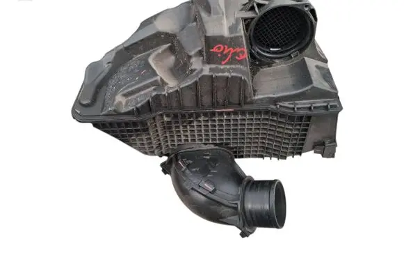 Renault Clio IV Air filter box 8201173592