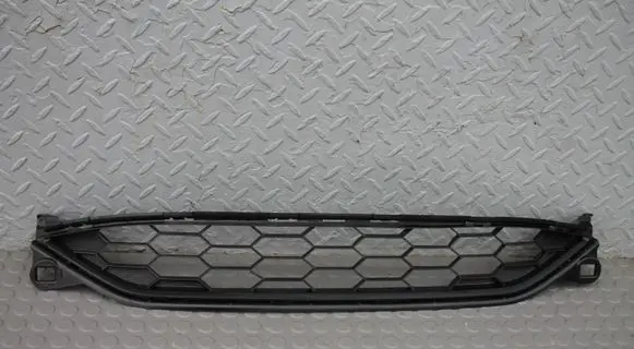 Honda HR-V Front bumper lower grill 71103T7JH000