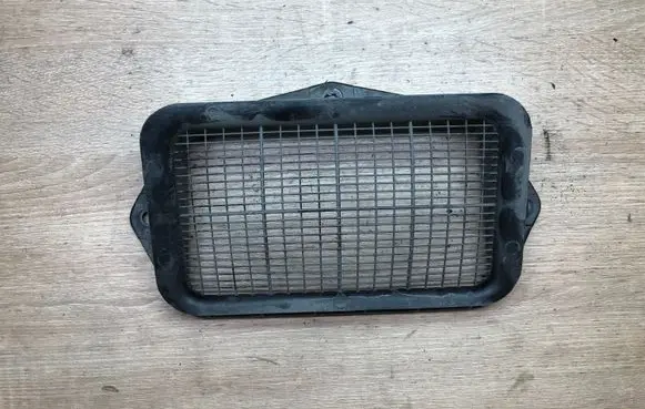 Volkswagen PASSAT B7 Other engine bay part 1K0815479B