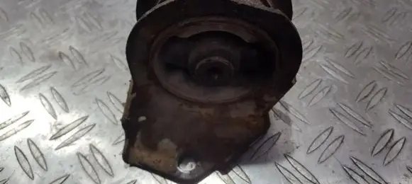 Mitsubishi Galant Engine mount bracket