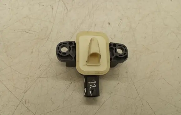 Mercedes-Benz B W246 W242 Airbag deployment crash/impact sensor A1668210351