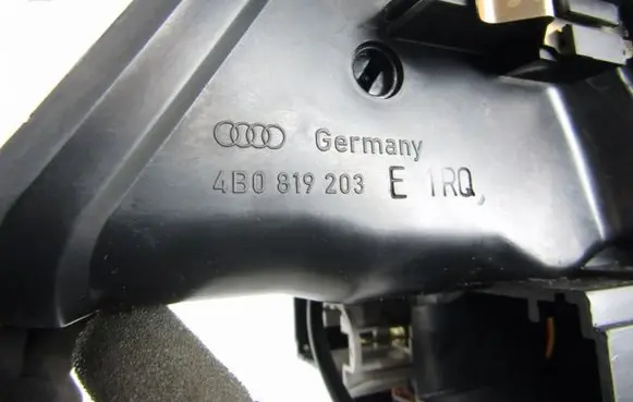 Audi A6 S6 C5 4B Dash center air vent grill 4B0819203