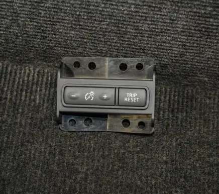 Nissan Qashqai Other switches/knobs/shifts 40126C